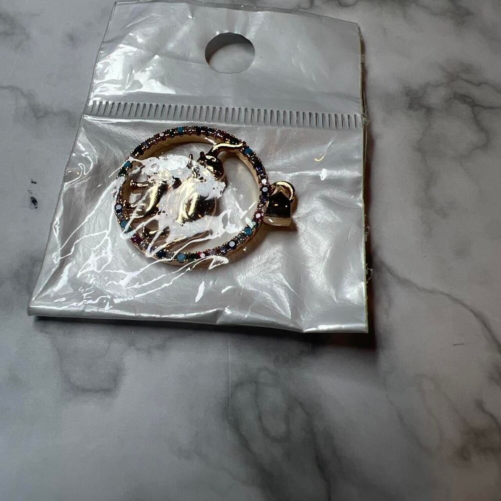 Unbranded Women's Gold and Silver jewelry pendant